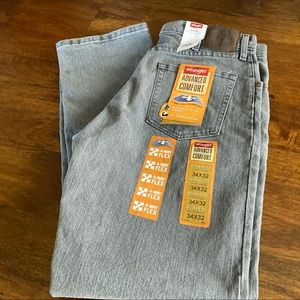 NWT Wrangler Mens Jeans Denim Gray W34” - L32” Relax Fit
